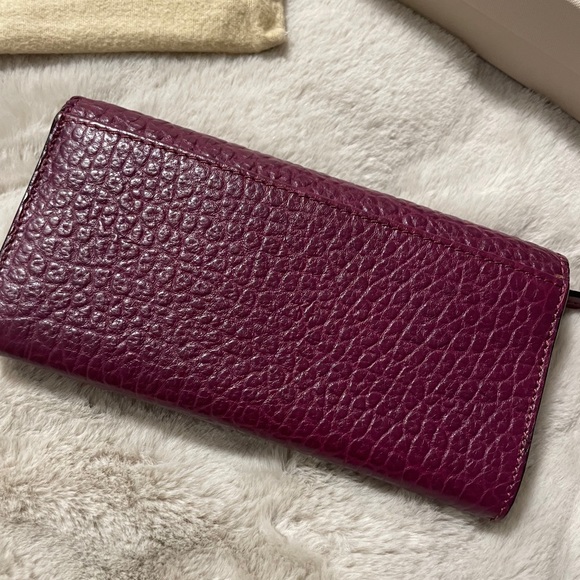 Used Once Burberry Leather Wallet - Picture 5 of 9